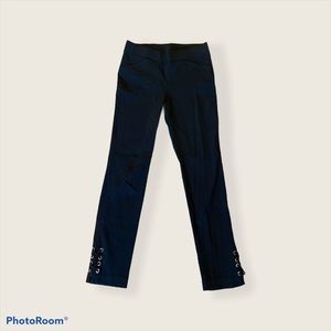 Cropped ankle length black business casual pants